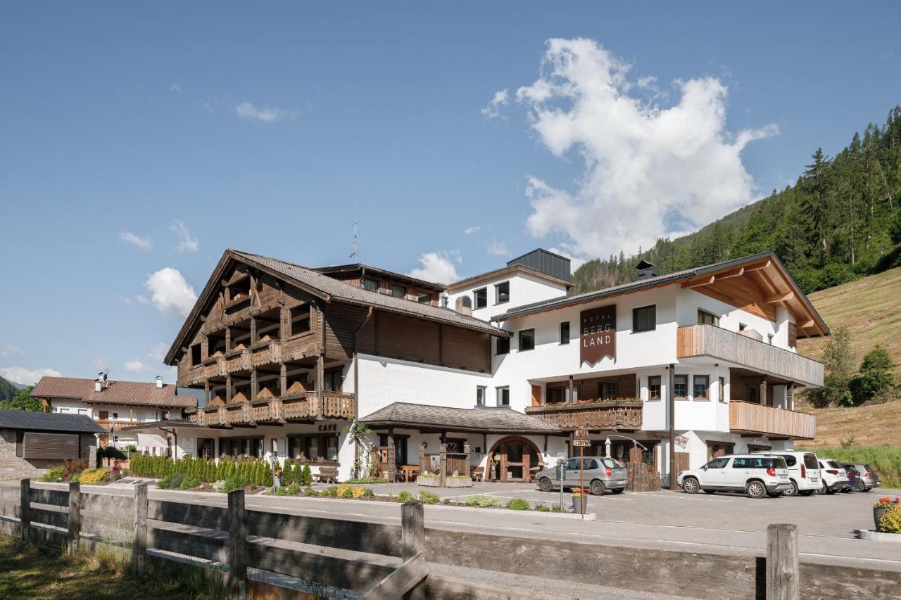 Hotel Bergland Cadipietra Exterior photo